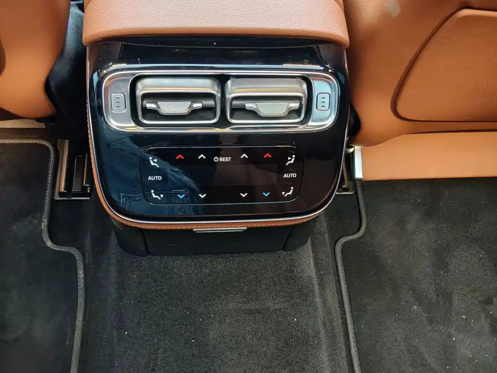 Mercedes-Benz S-Class — миниатюра 11