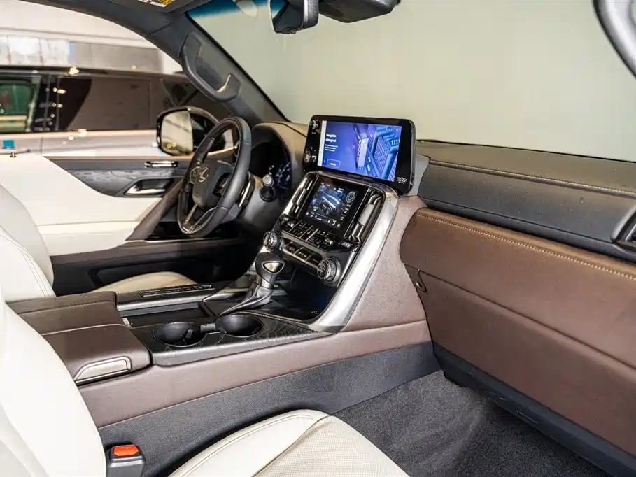Lexus LX 2023 600