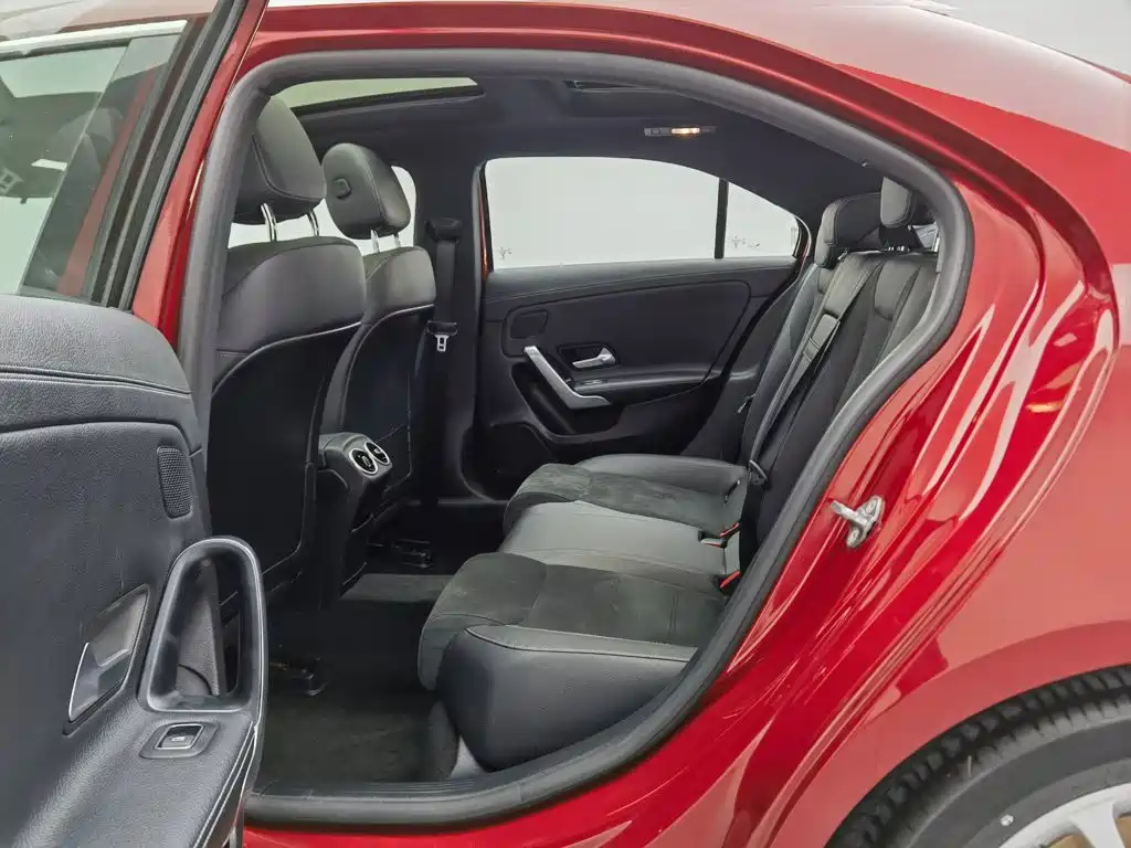 Mercedes-Benz A-Class — миниатюра 15