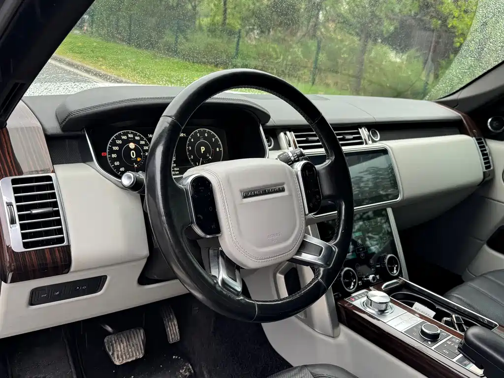 Land Rover Range Rover — миниатюра 9