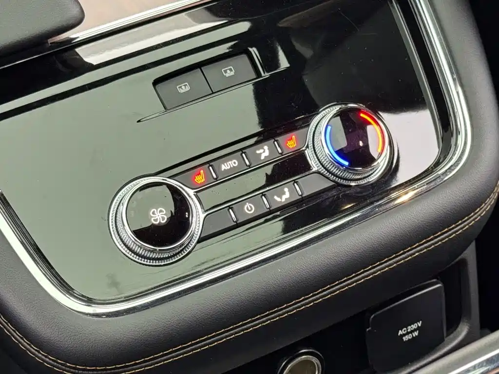 Lincoln Navigator — миниатюра 13