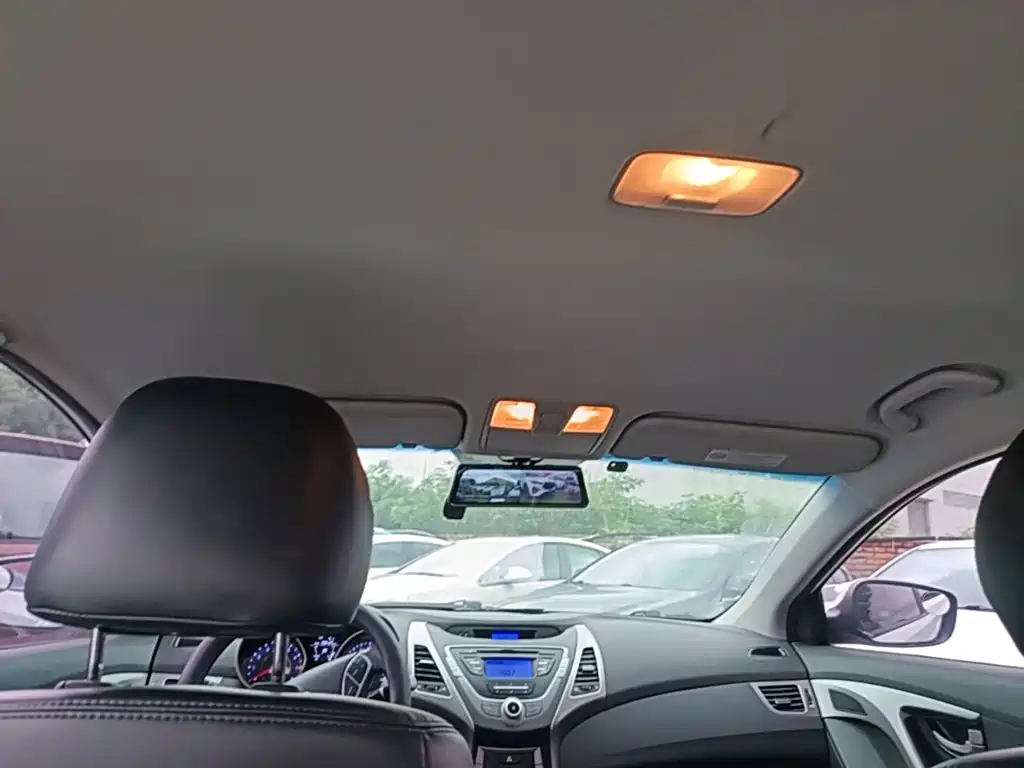 Hyundai Elantra Langdong — миниатюра 18