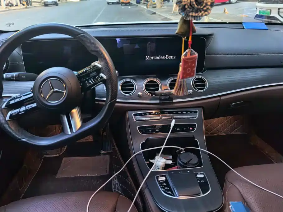 Mercedes-Benz E-Class — миниатюра 12