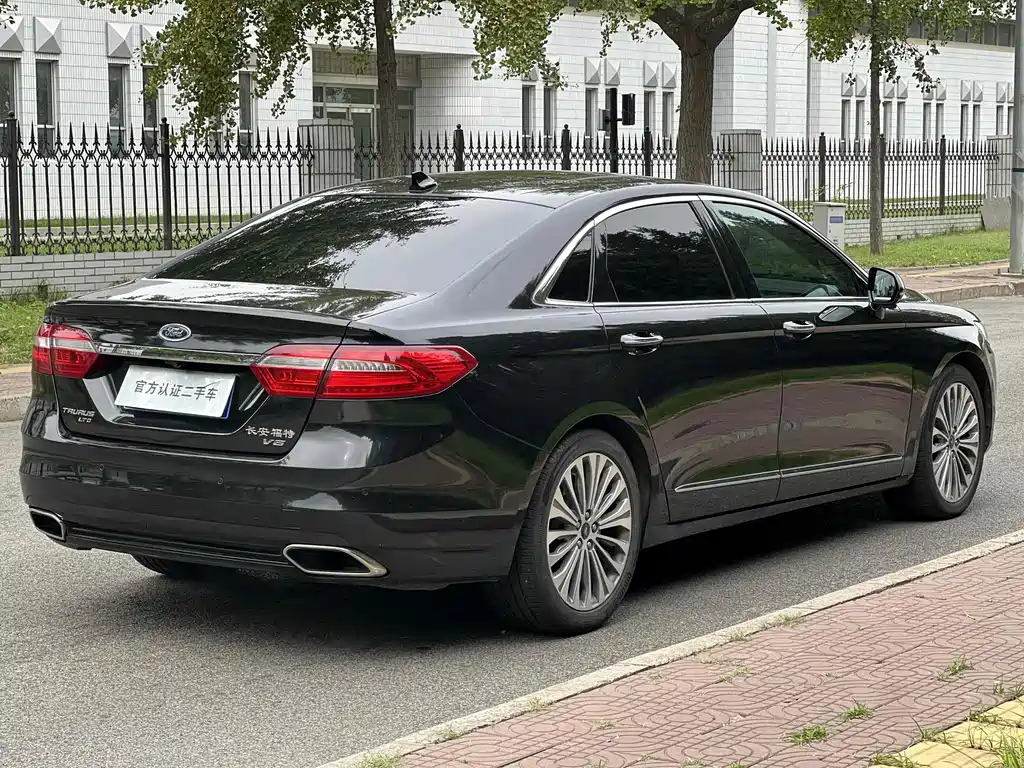 FORD TAURUS
