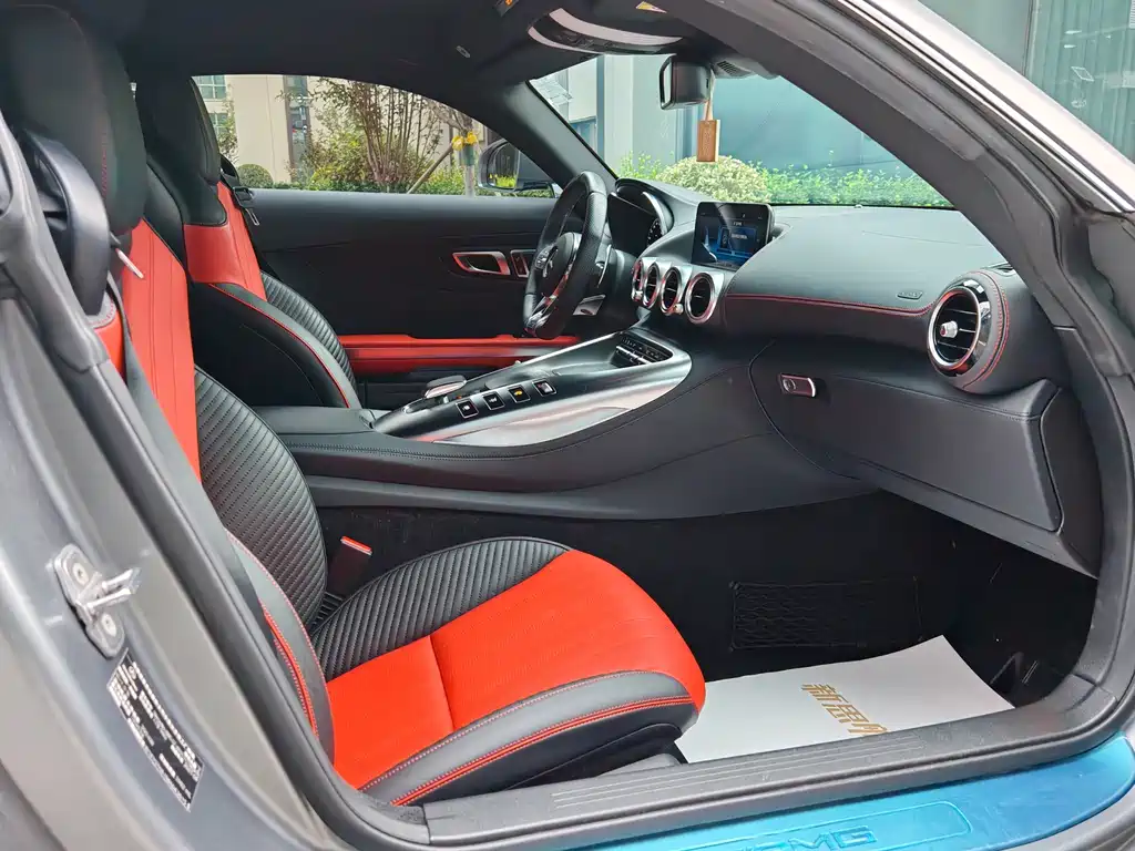 MERCEDES-BENZ AMG GT