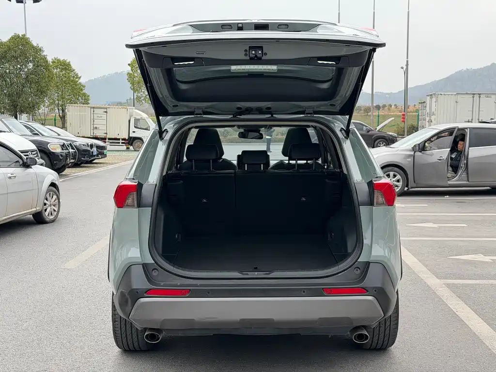 TOYOTA RAV4 RONGFANG