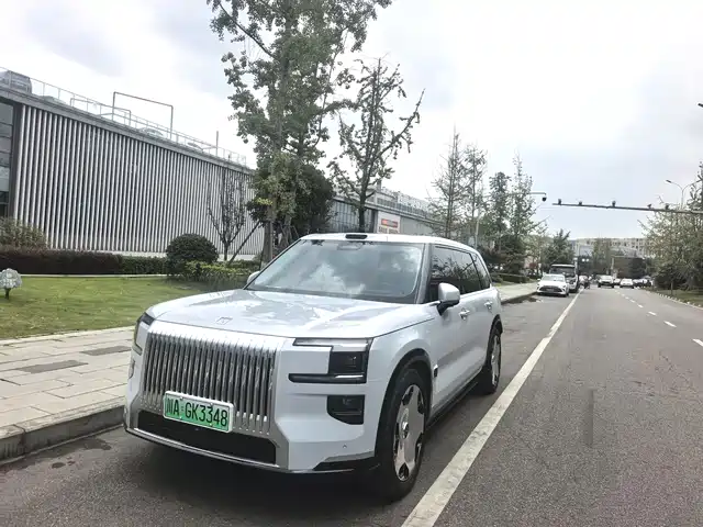 Zeekr 9 X 2025 Hyper 70k Wh — фото 1