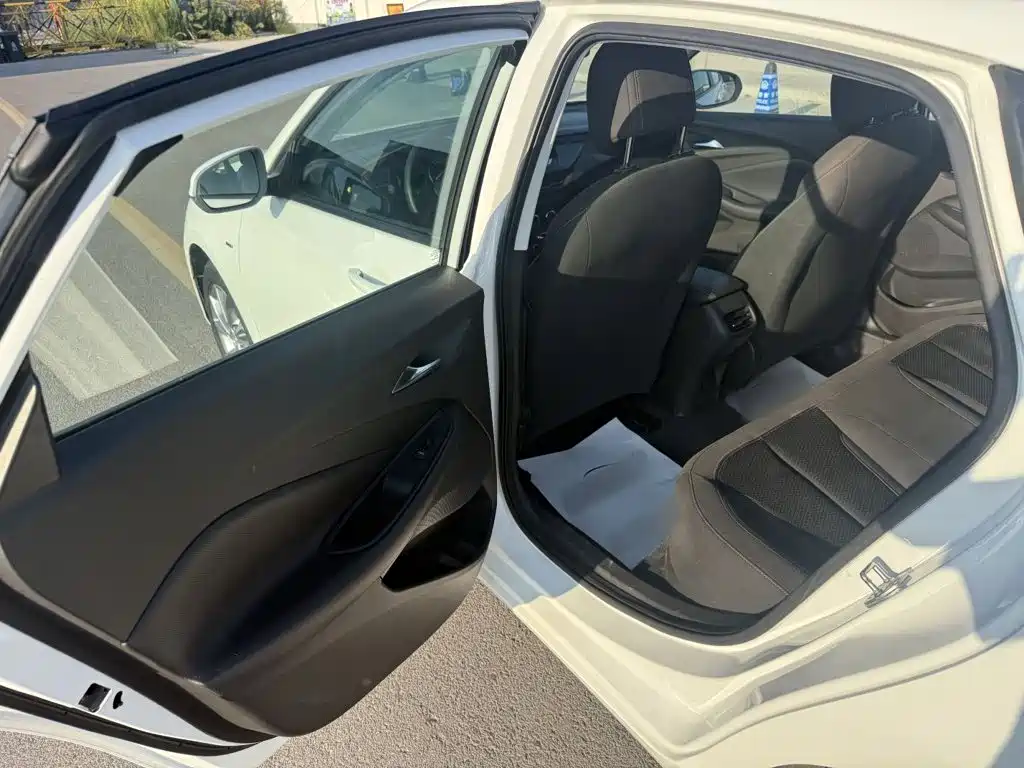 Buick Verano — миниатюра 17