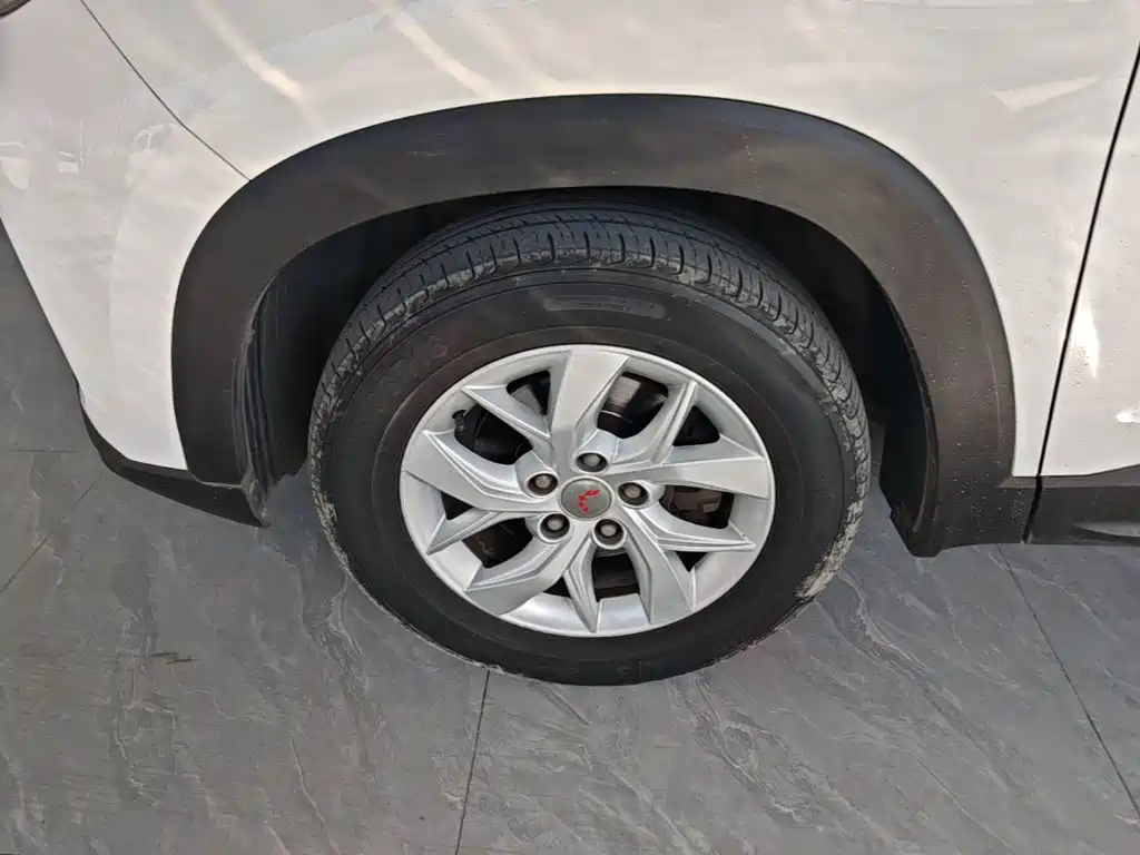Wuling Hongguang S3 — миниатюра 23