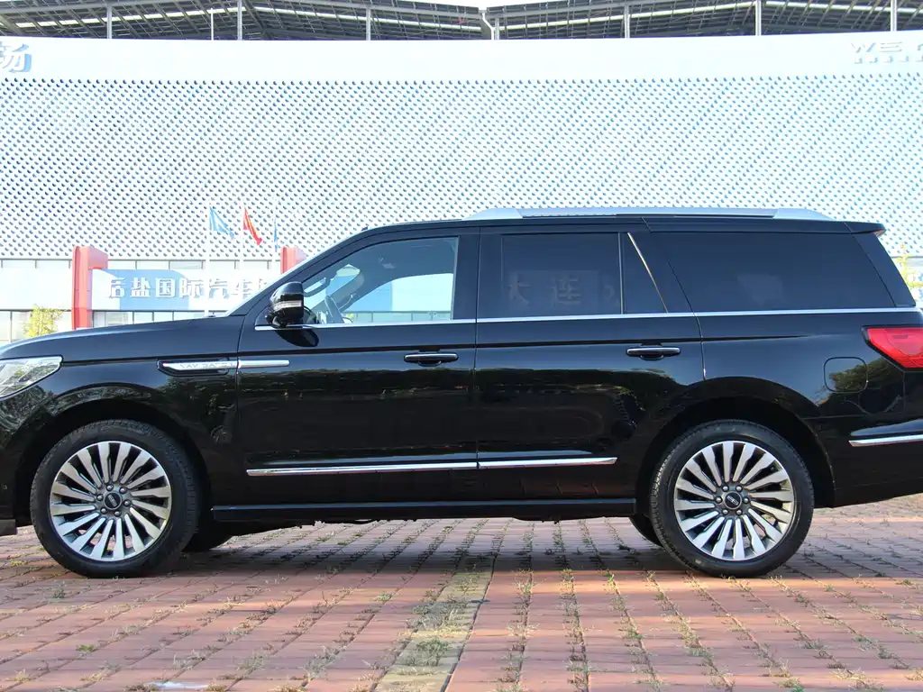 Lincoln Navigator — миниатюра 4