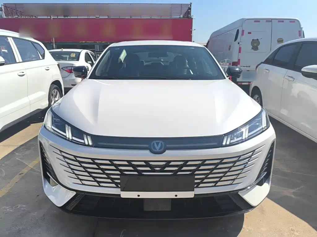 Changan Eado — миниатюра 3