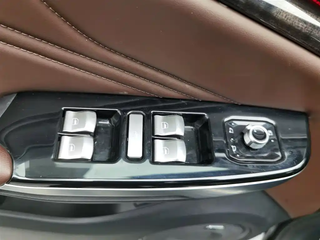 WEI PAI WEI BRAND VV5