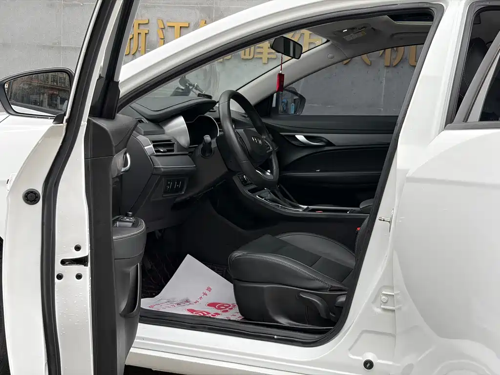 Geely Emgrand — миниатюра 5