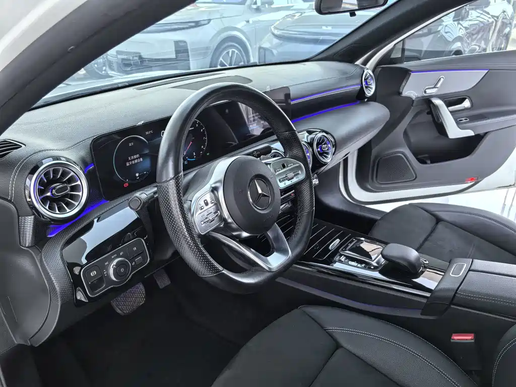 Mercedes-Benz A-Class — миниатюра 6