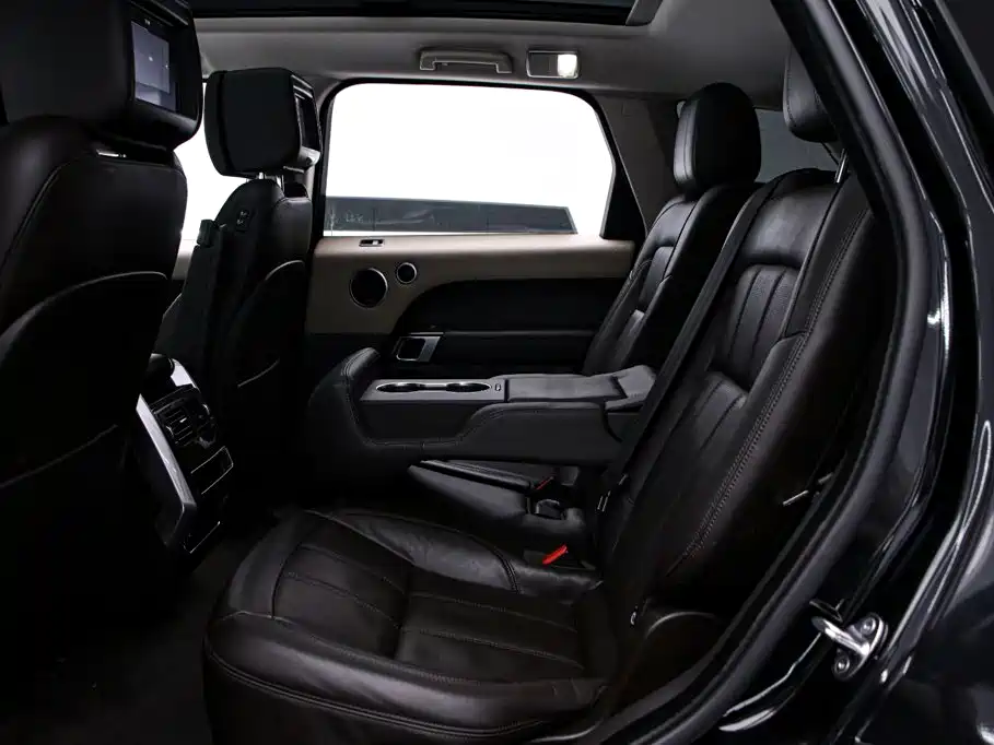 Land Rover Sport PHEV — миниатюра 17