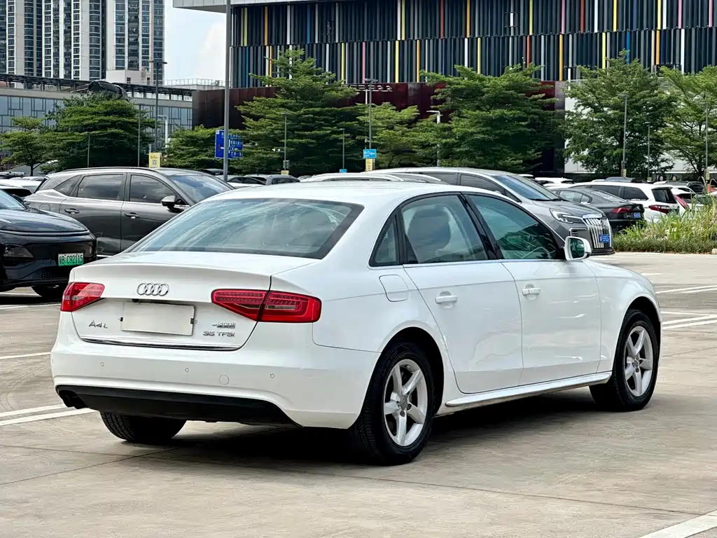 Audi A4L — миниатюра 4