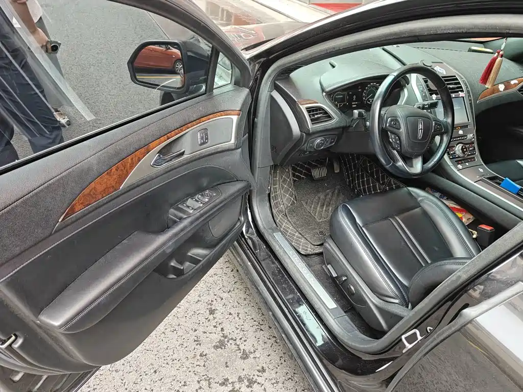 Lincoln MKZ — миниатюра 13