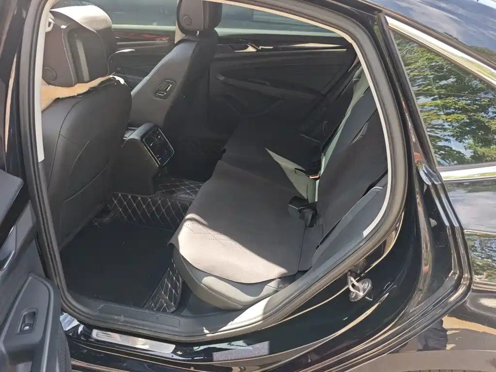 Volkswagen Passat — миниатюра 13