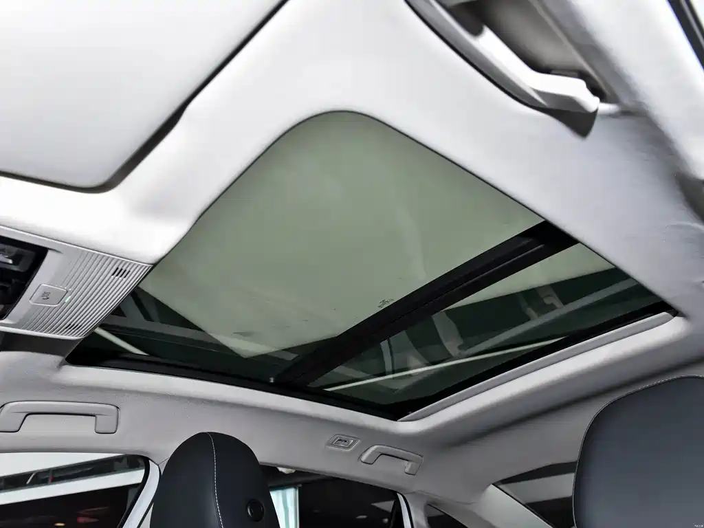 Volkswagen Sagitar — миниатюра 6