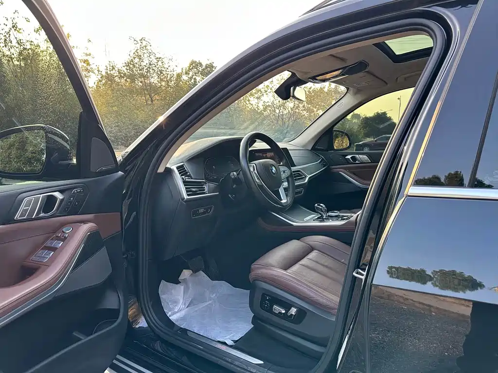BMW X7 2022 xDrive40i Lead Luxury