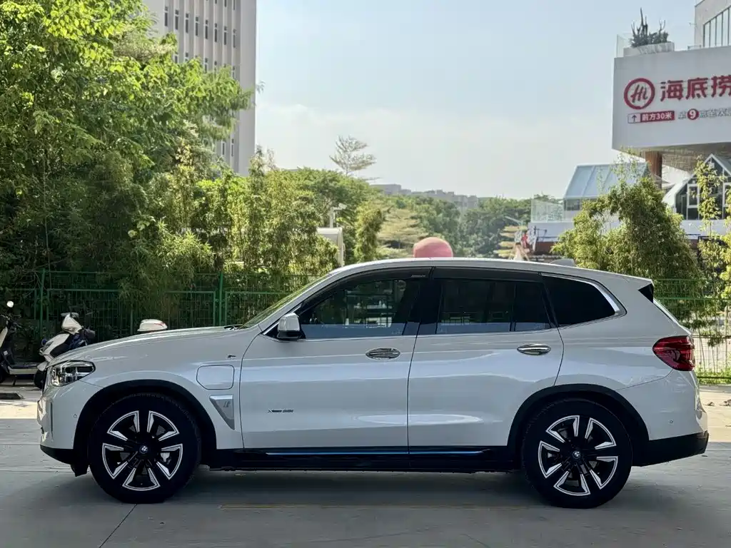 BMW iX3 — миниатюра 3