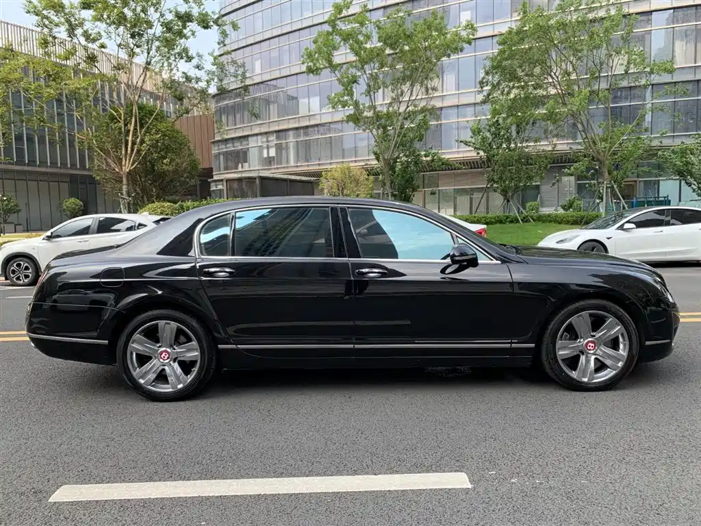 Bentley Flying Spur 2010 6.0T мест
