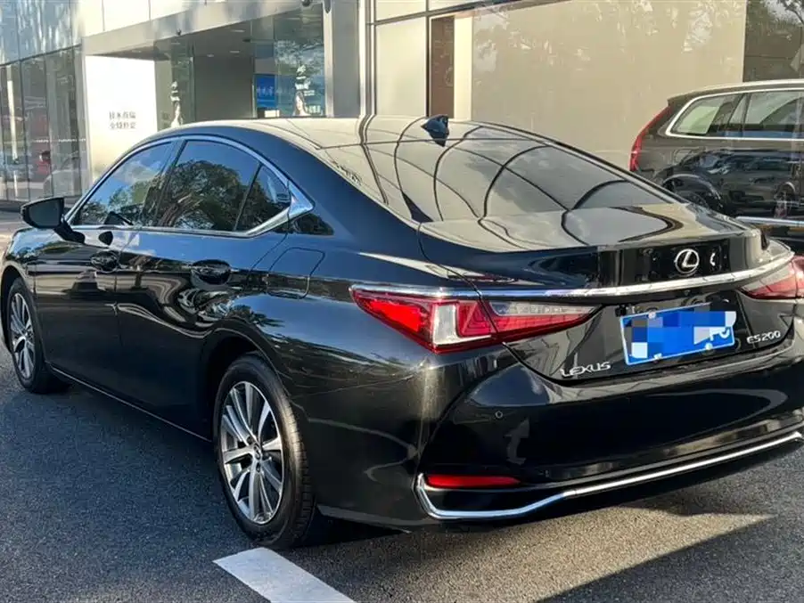 Lexus ES 2018 200 V