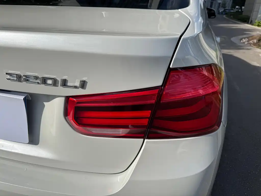 BMW 3 Series — миниатюра 7