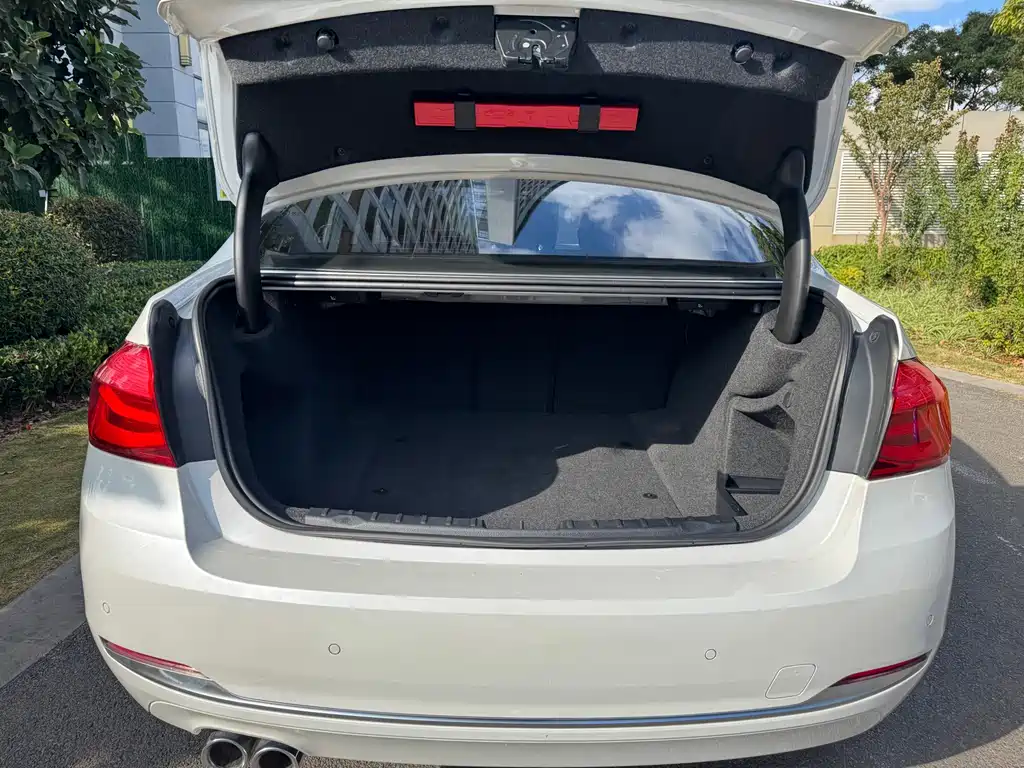 BMW 3 Series — миниатюра 11