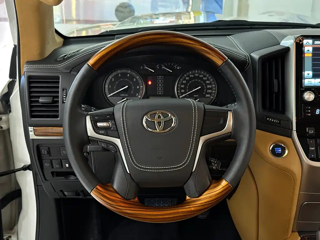 Toyota Land Cruiser — миниатюра 17