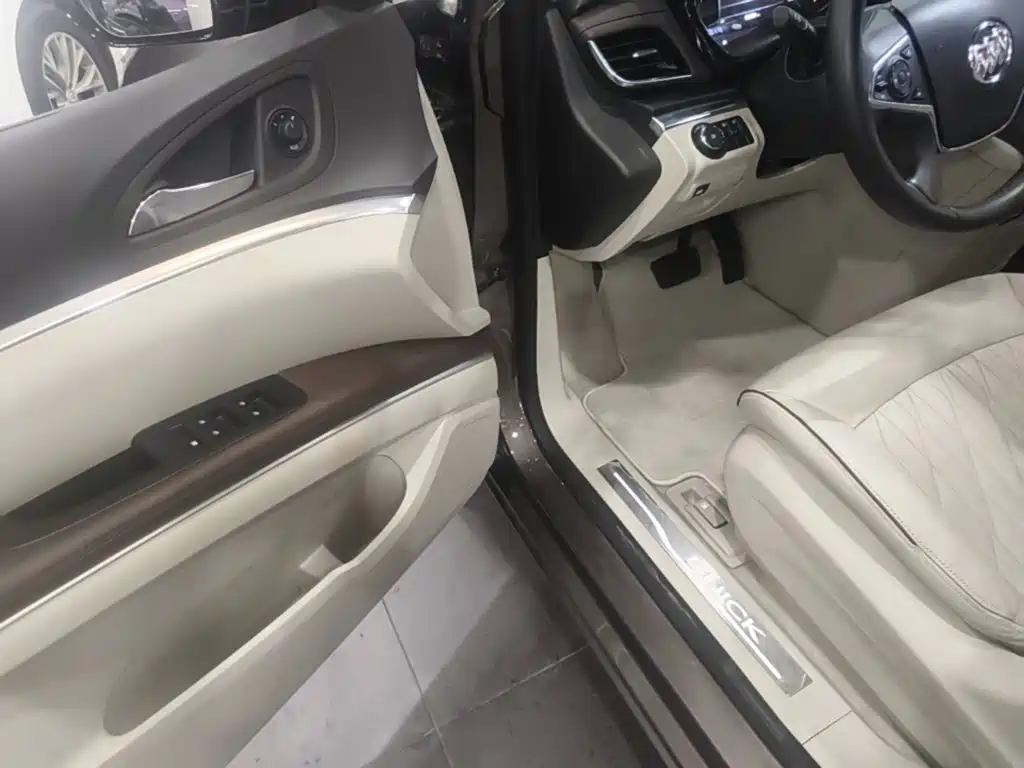 Buick GL8 — миниатюра 16