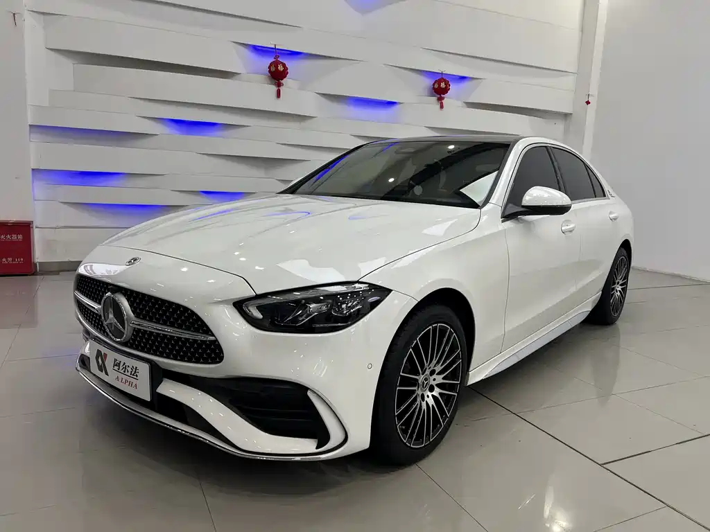 Mercedes-Benz C-Class 2024