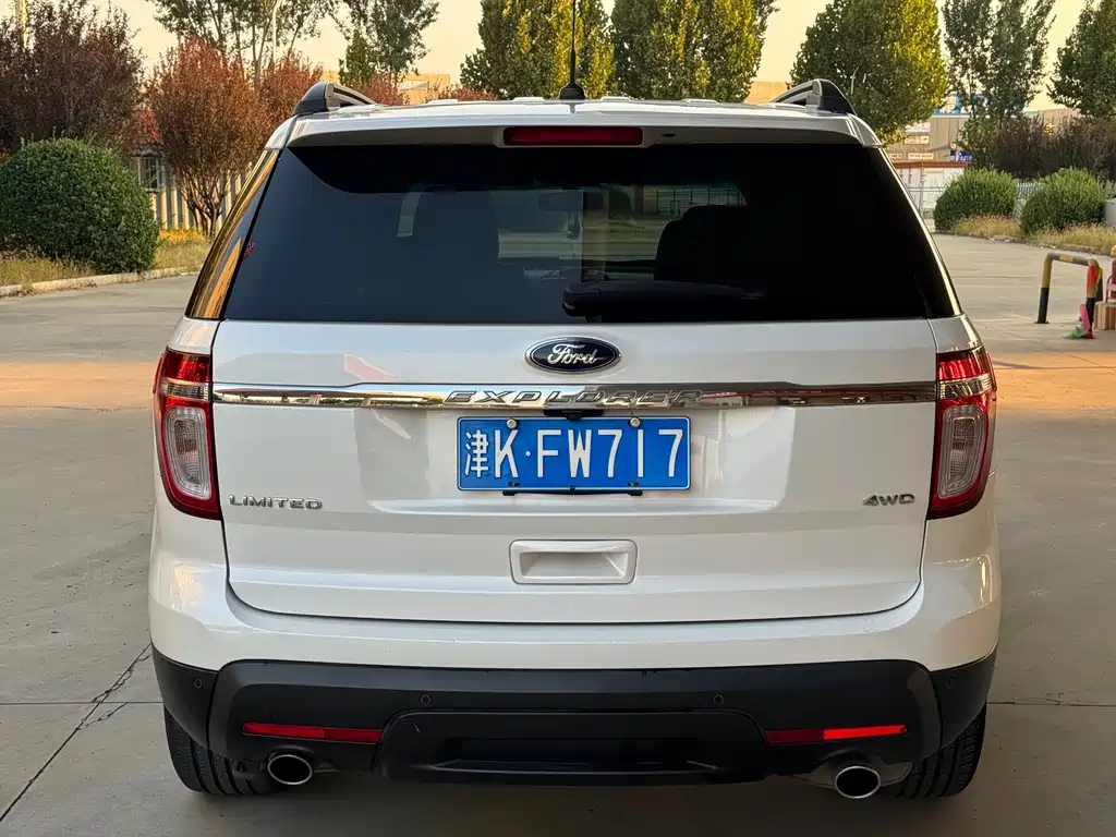 Ford Explorer (Import) — миниатюра 5