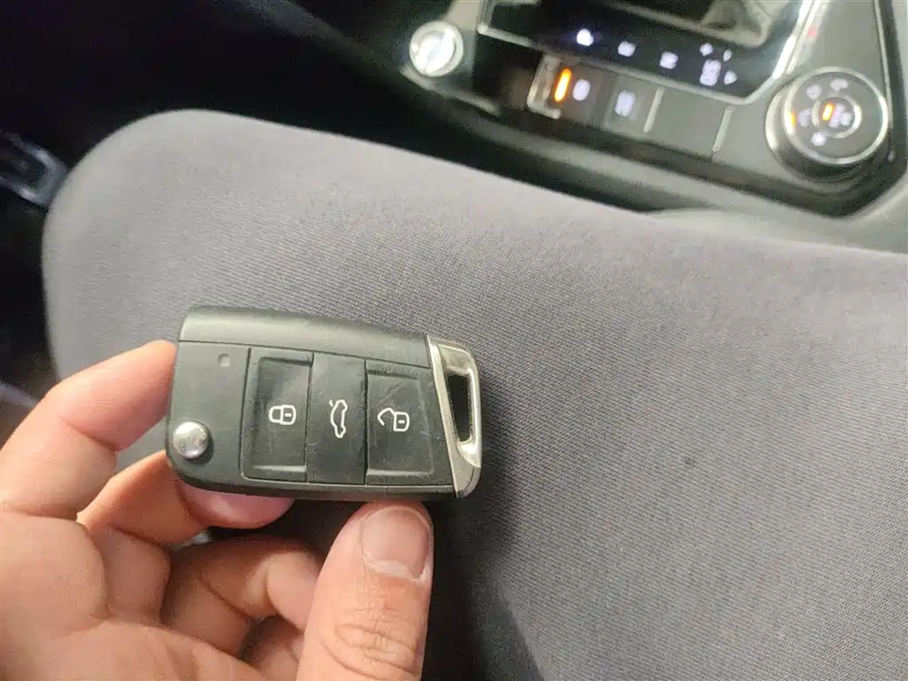 Volkswagen Tiguan L L 2021 380TSI AT R-Line 7 мест