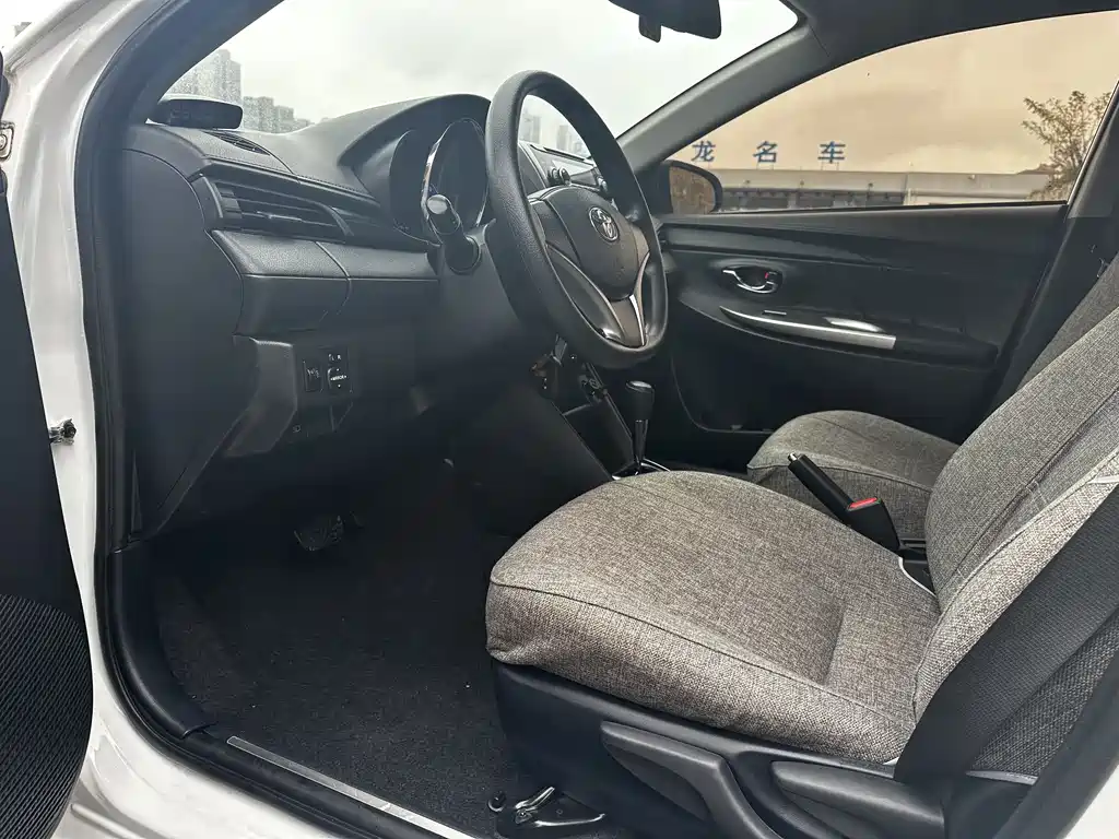 TOYOTA YARIS L ZHIXUAN