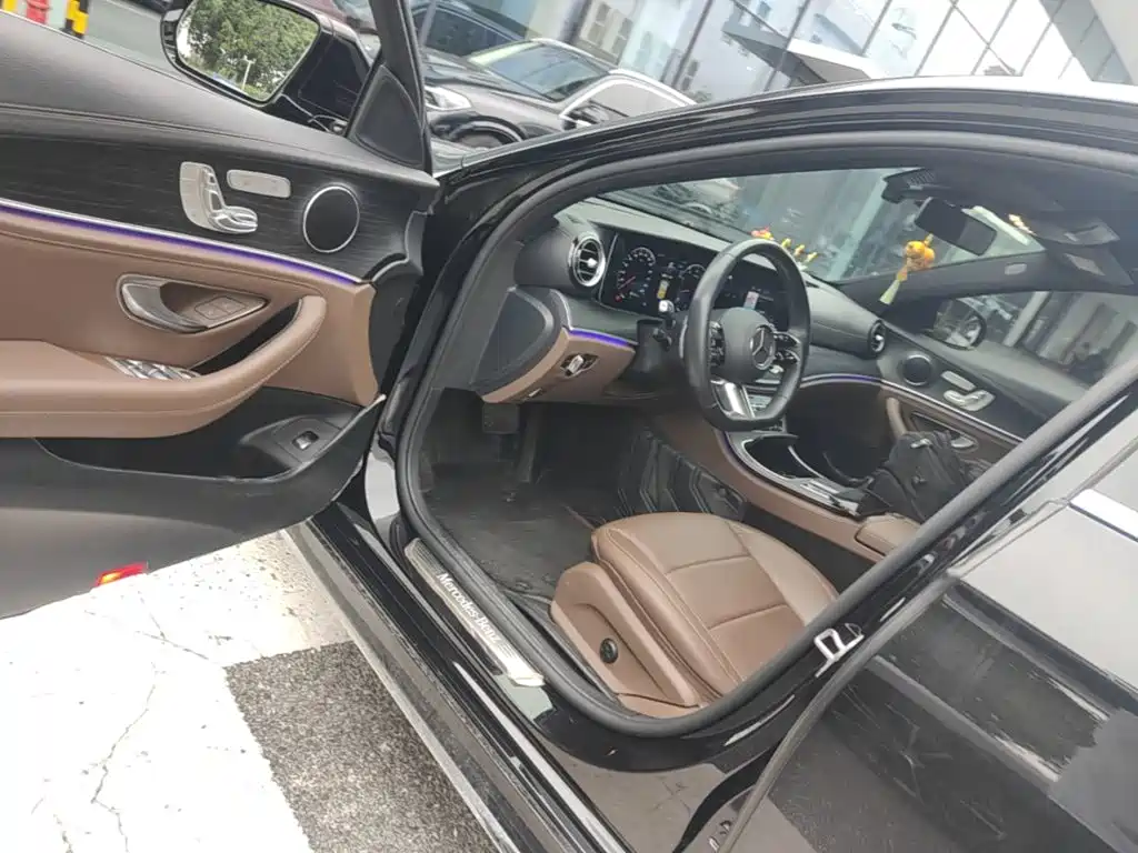 Mercedes-Benz E-Class — миниатюра 21