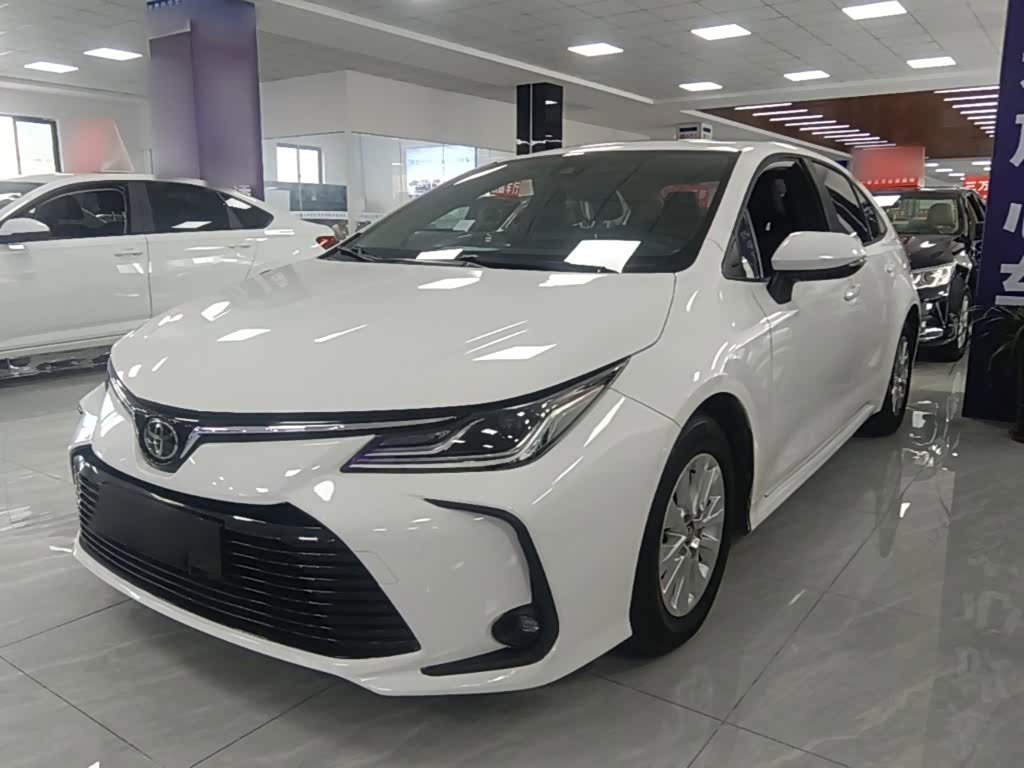 Toyota Corolla 1.5 л 2021 г. Белый, пробег 48600 км