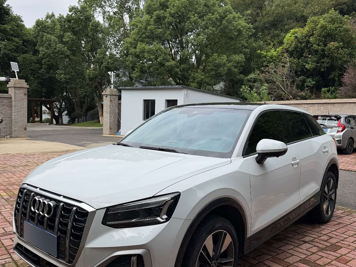 Audi Q2L 1.4 л 2022 г. Белый, пробег 49000 км