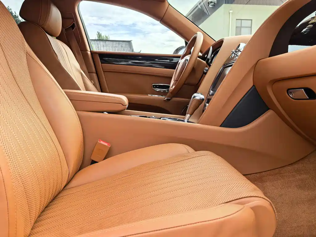 Bentley Flying Spur — миниатюра 5