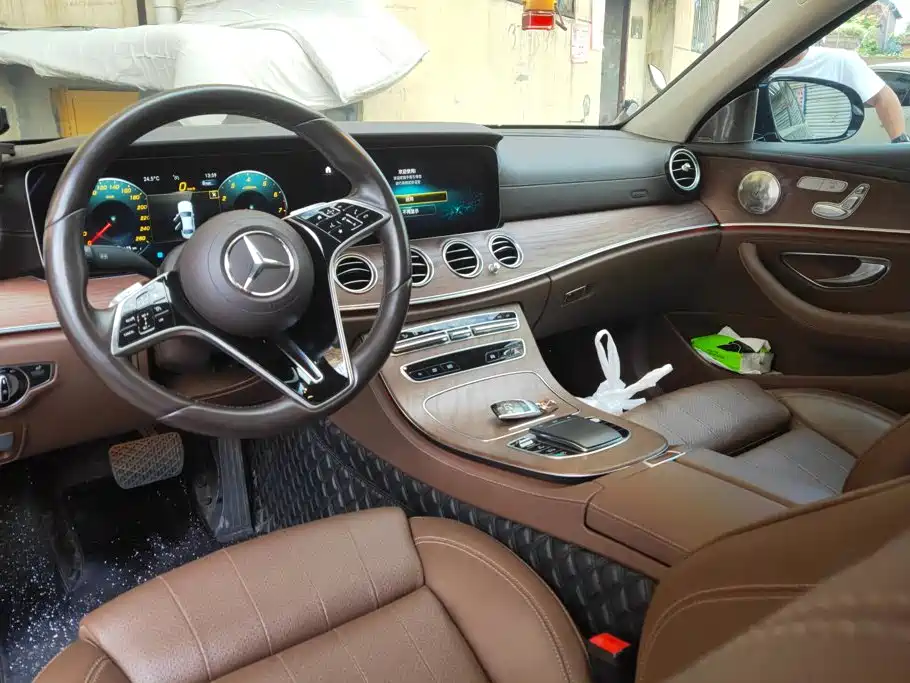 Mercedes-Benz E-Class — миниатюра 12