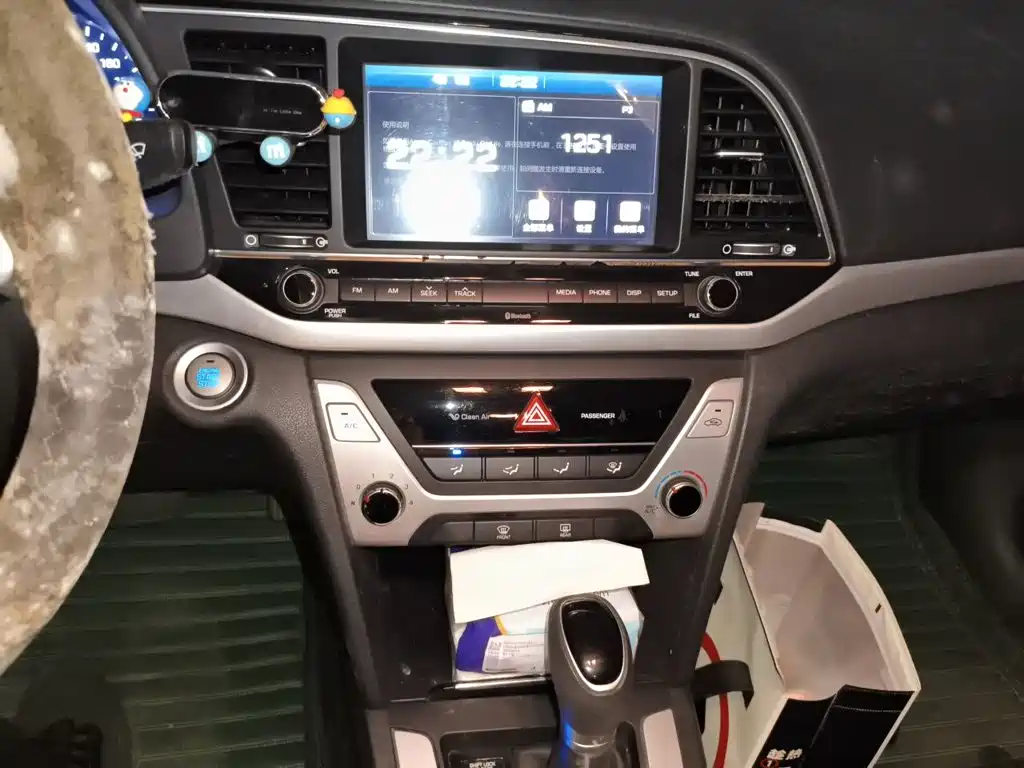 Hyundai Elantra — миниатюра 14