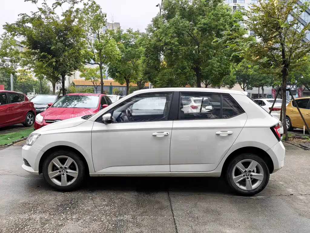 Skoda Fabia — миниатюра 3