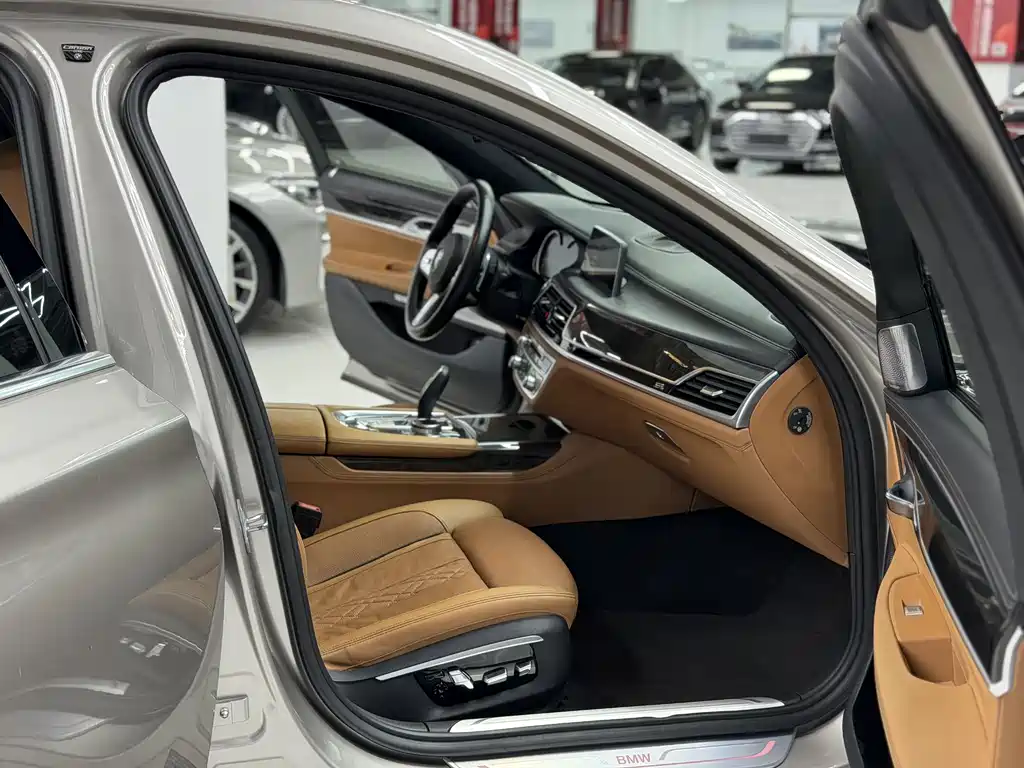 BMW 7 Series 7 2016 740Li Lead
