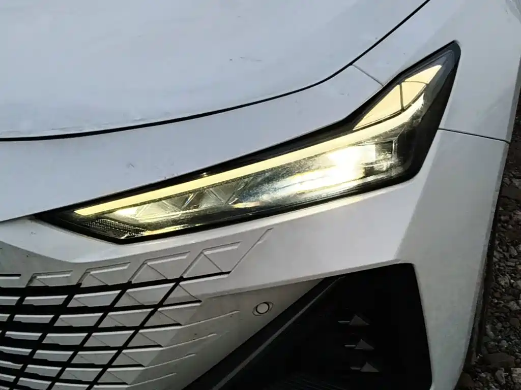 Changan UNI-V iDD — миниатюра 24