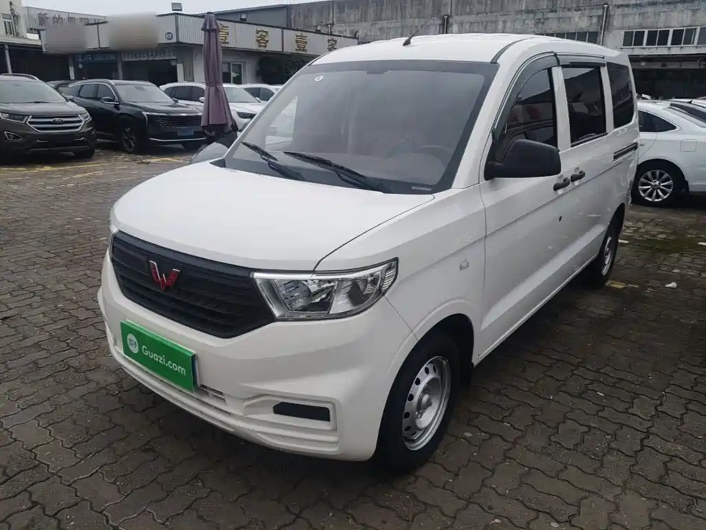 Wuling Hongguang V — миниатюра 2
