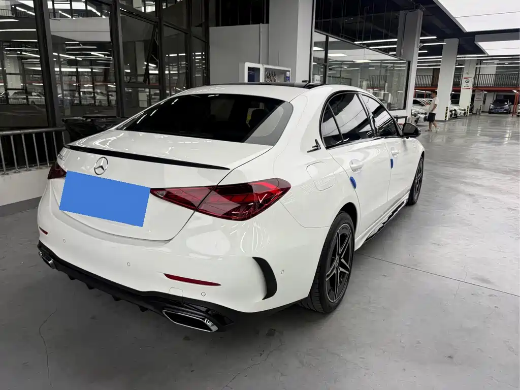 Mercedes-Benz C-Class — миниатюра 13