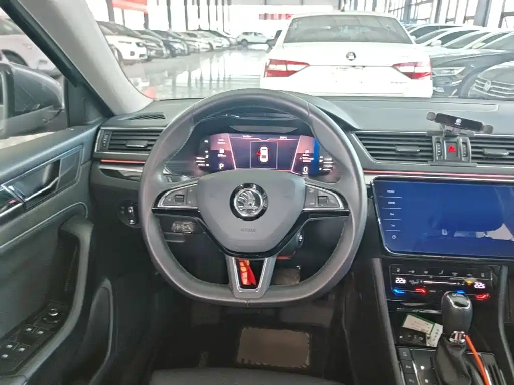 Skoda Superb — миниатюра 11