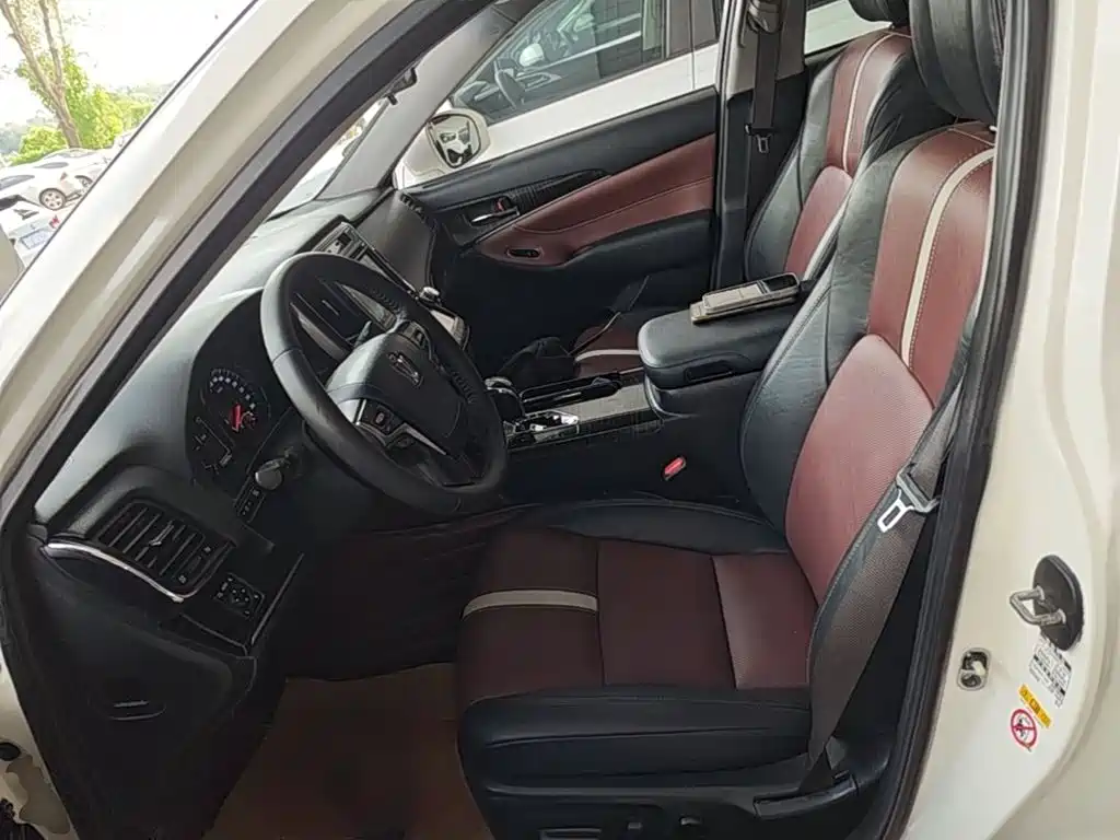 Toyota Crown — миниатюра 15