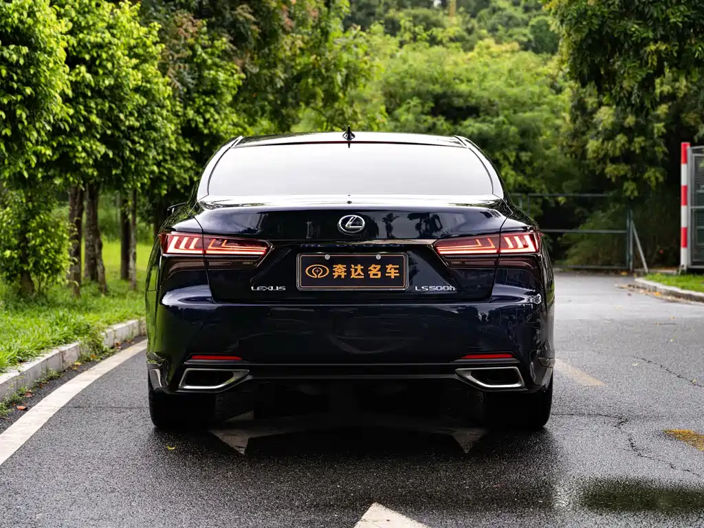 Lexus LS — миниатюра 5