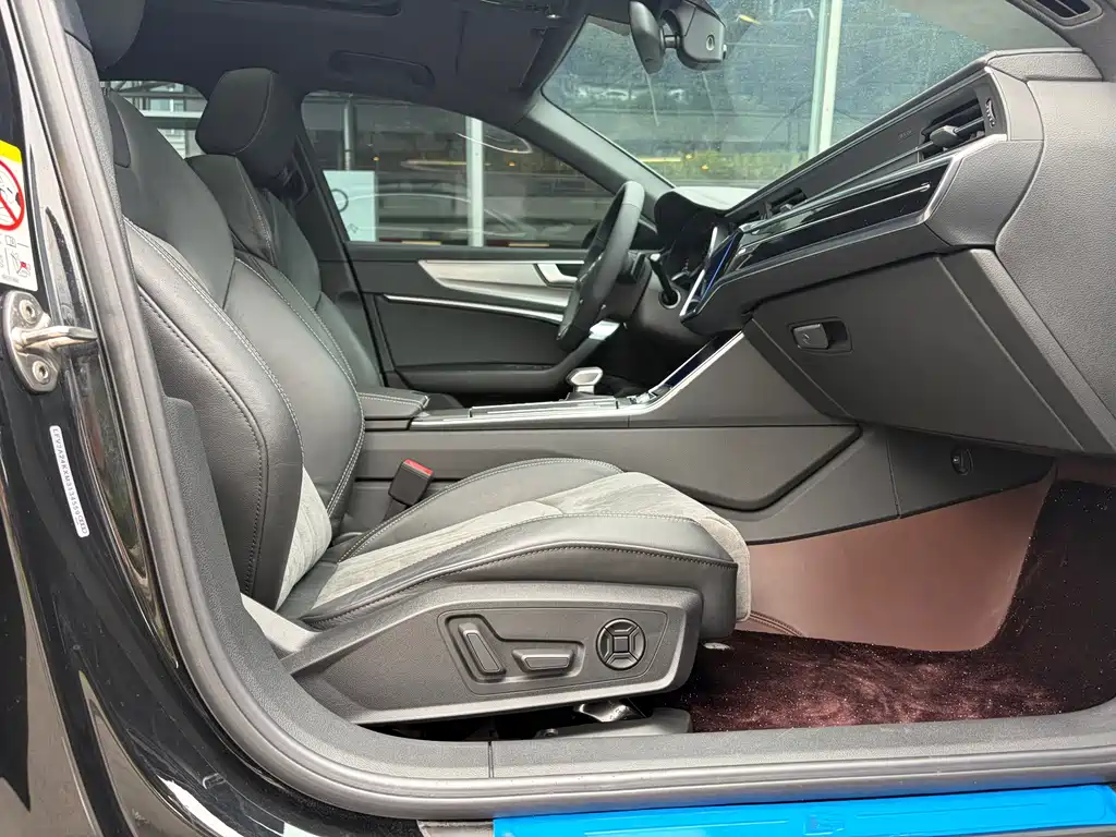 Audi A6L — миниатюра 10